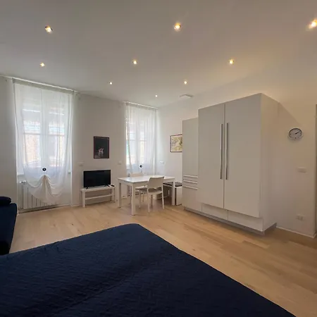 Cozy 1 - Center Train Station